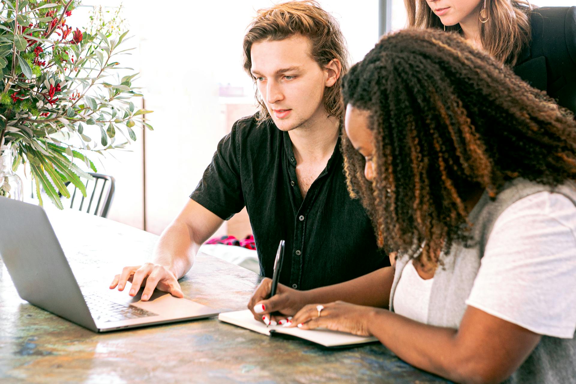 Le Cameroun lance la première loi nationale sur les startups pour stimuler les jeunes entrepreneurs